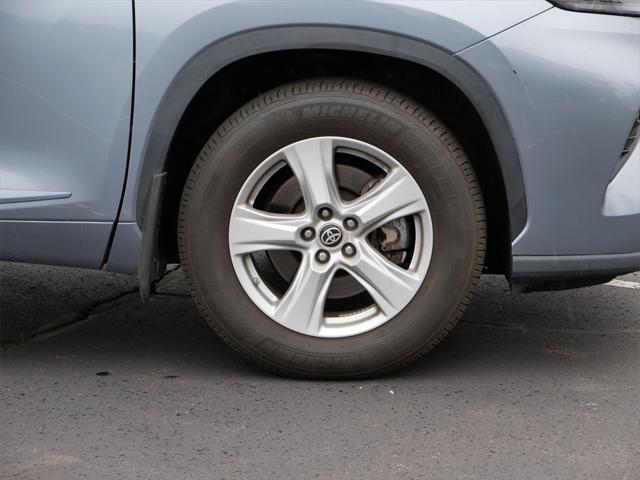 used 2022 Toyota Highlander car, priced at $32,330