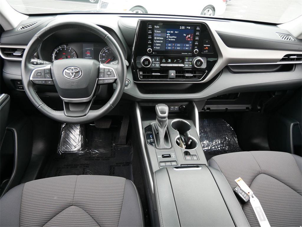 used 2022 Toyota Highlander car, priced at $31,000