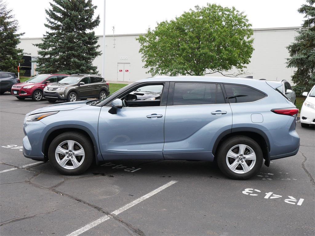 used 2022 Toyota Highlander car, priced at $31,000