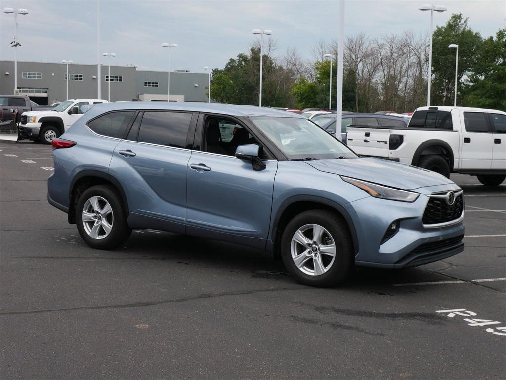 used 2022 Toyota Highlander car, priced at $31,000