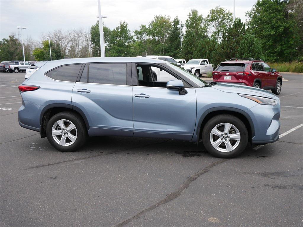 used 2022 Toyota Highlander car, priced at $31,000