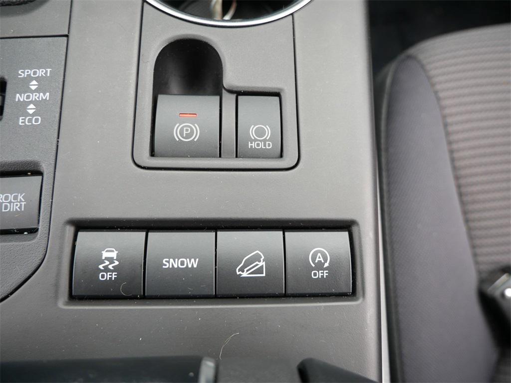 used 2022 Toyota Highlander car, priced at $31,000