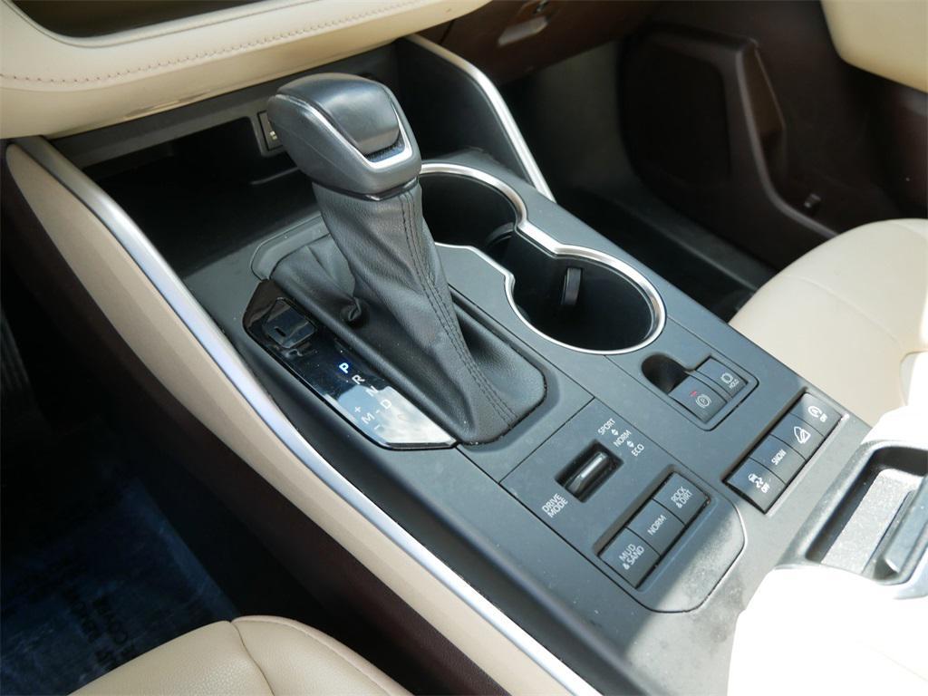 used 2022 Toyota Highlander car, priced at $35,990