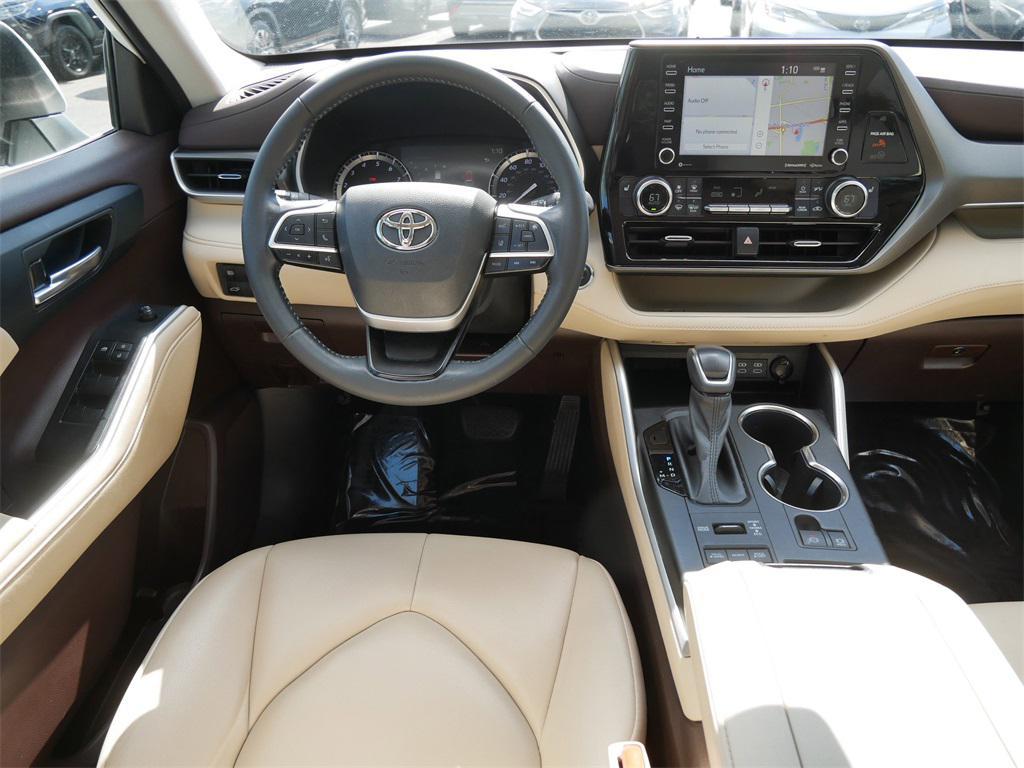 used 2022 Toyota Highlander car, priced at $35,990