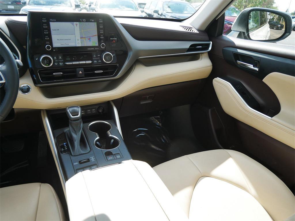 used 2022 Toyota Highlander car, priced at $35,990