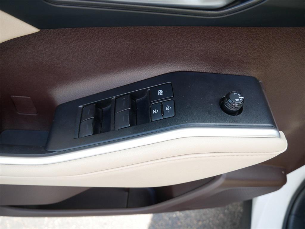 used 2022 Toyota Highlander car, priced at $35,990