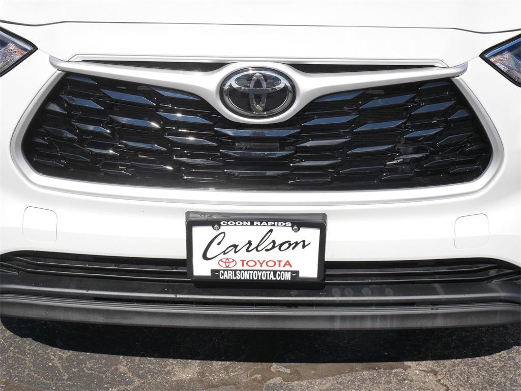 used 2022 Toyota Highlander car, priced at $35,990