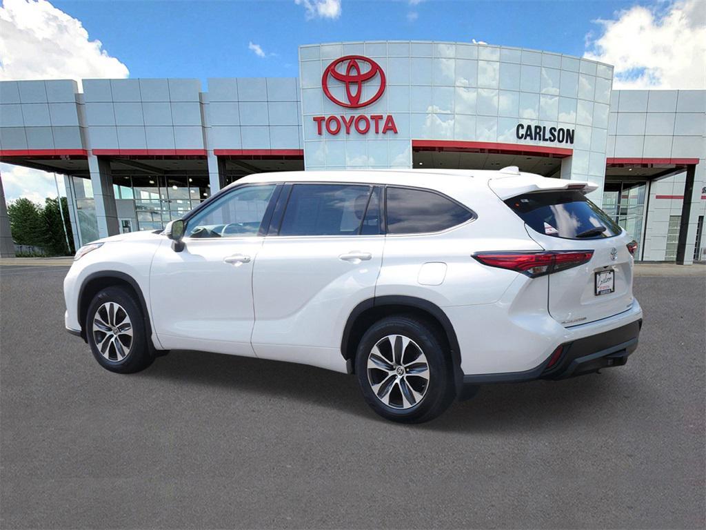 used 2022 Toyota Highlander car, priced at $35,990