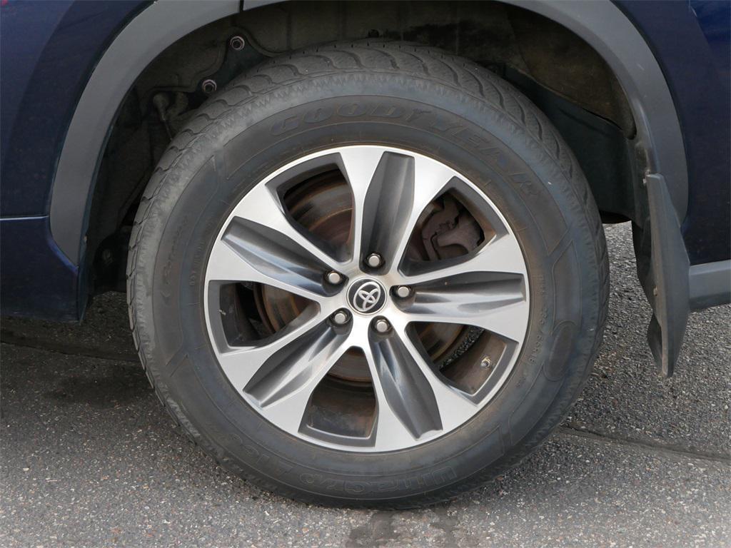 used 2021 Toyota Highlander Hybrid car, priced at $33,963