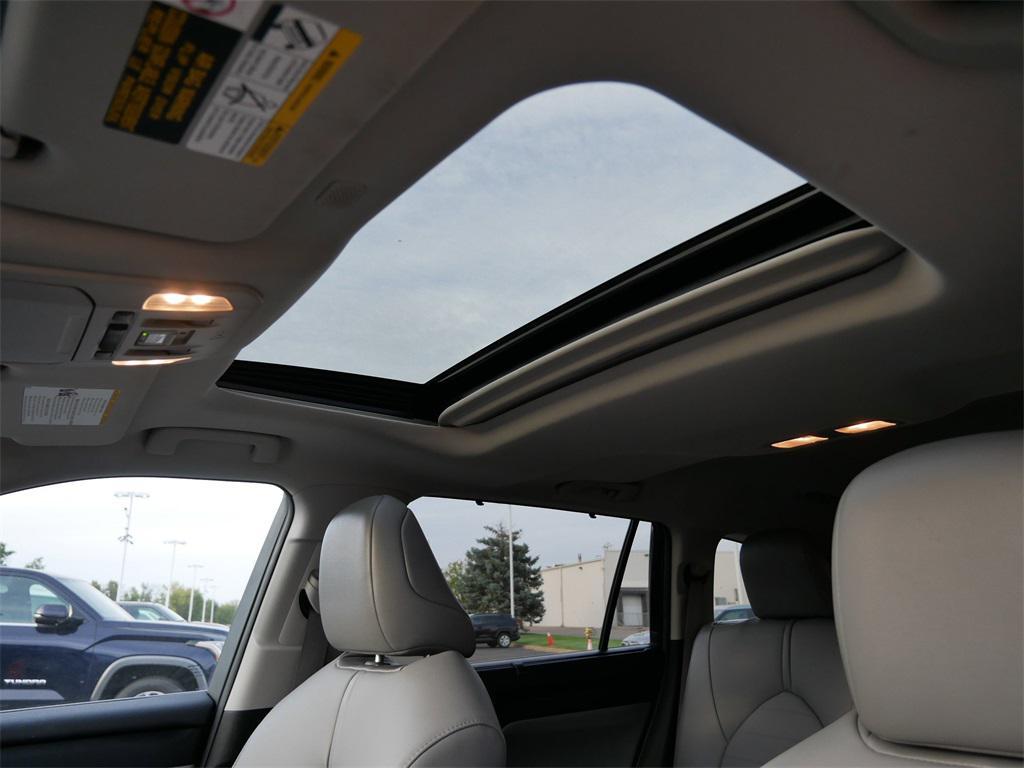 used 2021 Toyota Highlander Hybrid car, priced at $33,963