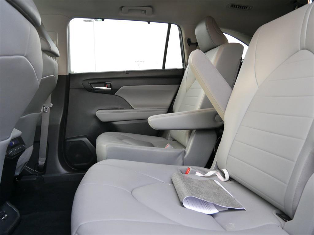 used 2021 Toyota Highlander Hybrid car, priced at $33,963