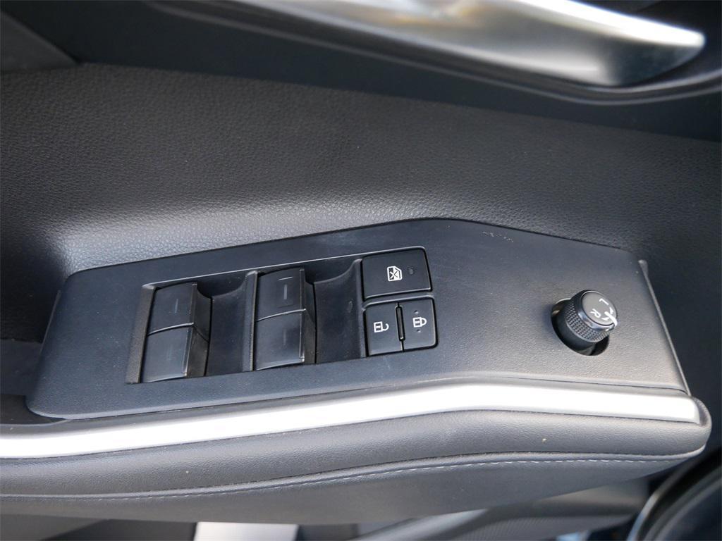 used 2022 Toyota Highlander car, priced at $37,390