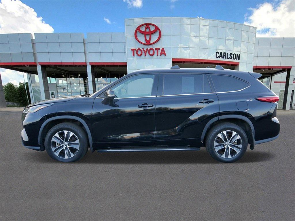used 2022 Toyota Highlander car, priced at $37,390