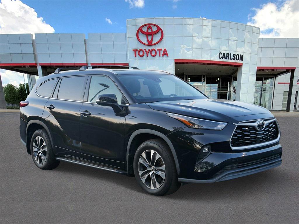used 2022 Toyota Highlander car, priced at $37,390