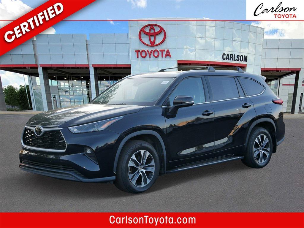 used 2022 Toyota Highlander car, priced at $37,390