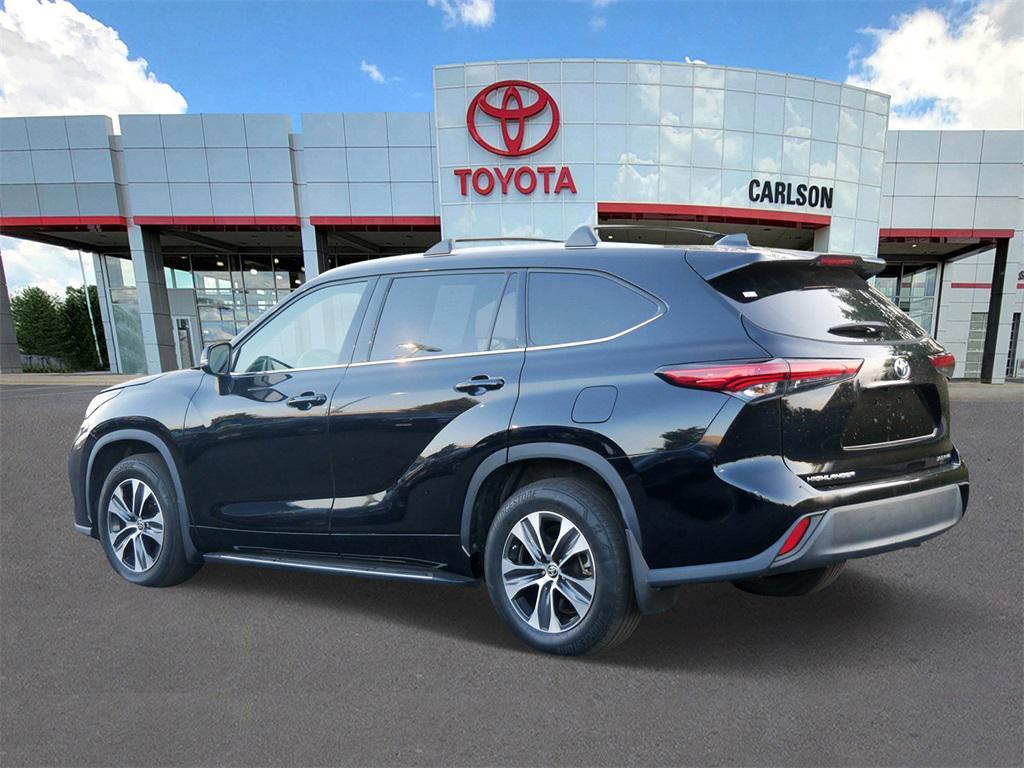 used 2022 Toyota Highlander car, priced at $37,390