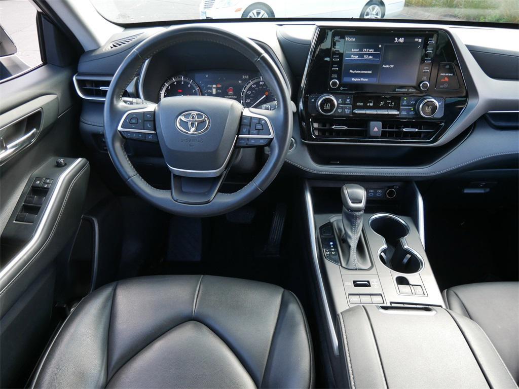 used 2022 Toyota Highlander car, priced at $37,390