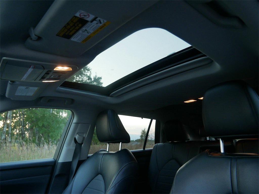 used 2022 Toyota Highlander car, priced at $37,390