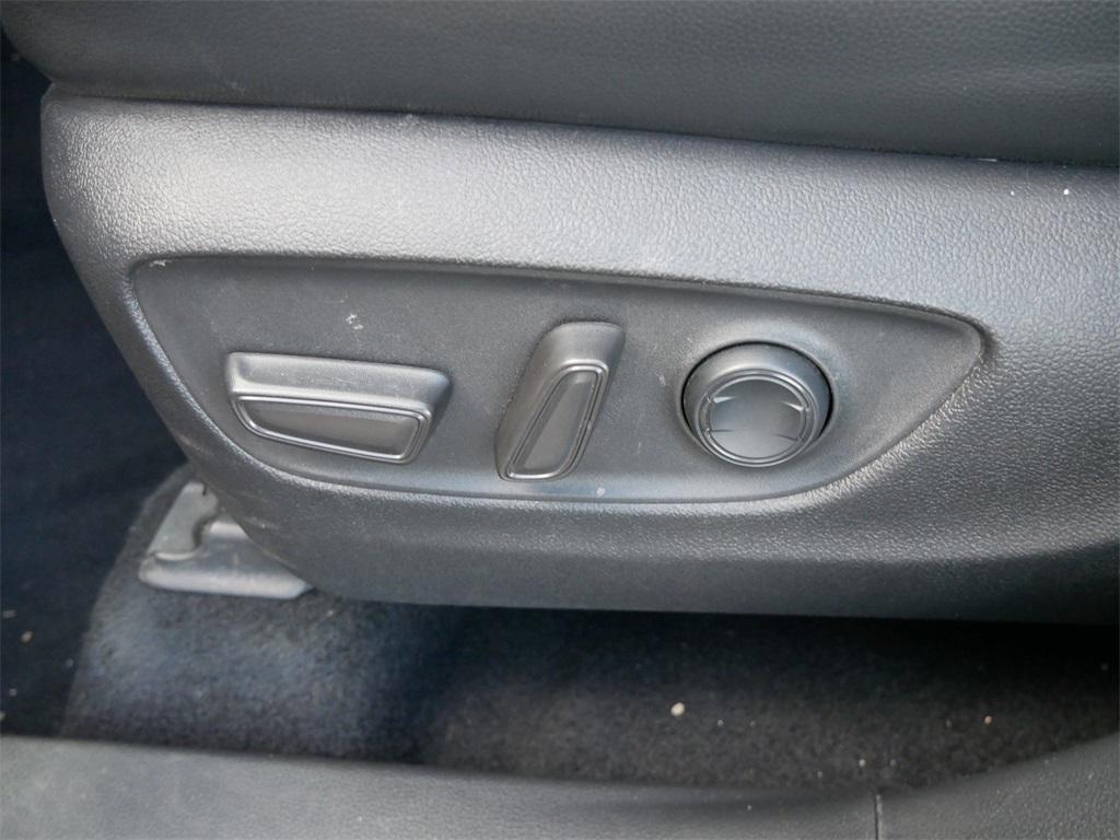 used 2022 Toyota Highlander car, priced at $37,390