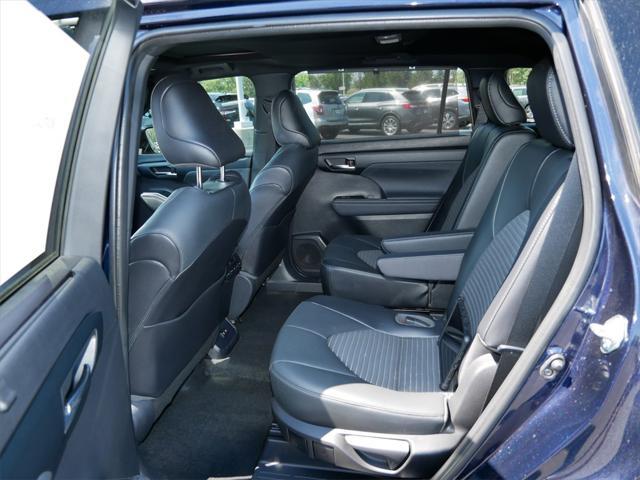 used 2021 Toyota Highlander car, priced at $36,999