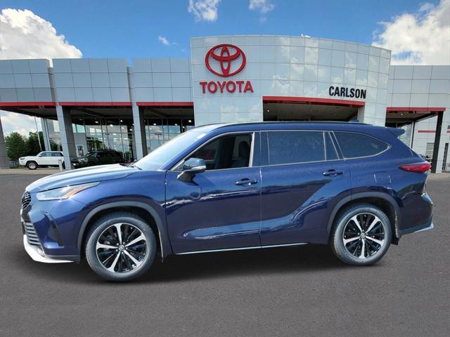 used 2021 Toyota Highlander car, priced at $36,999