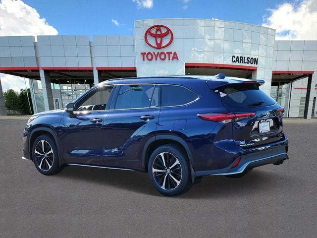 used 2021 Toyota Highlander car, priced at $36,743