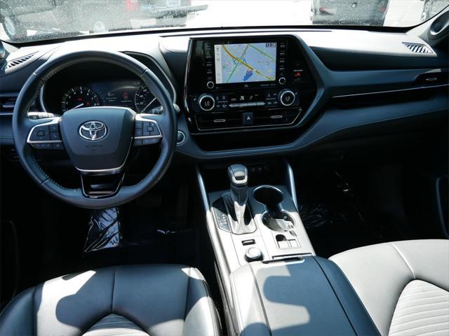 used 2021 Toyota Highlander car, priced at $36,999