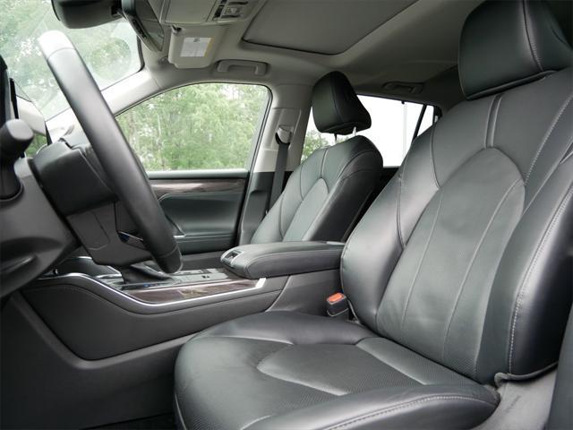 used 2022 Toyota Highlander Hybrid car, priced at $44,995