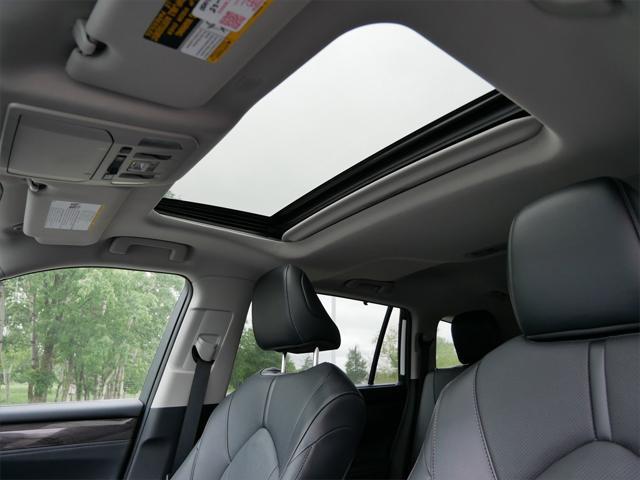 used 2022 Toyota Highlander Hybrid car, priced at $44,995