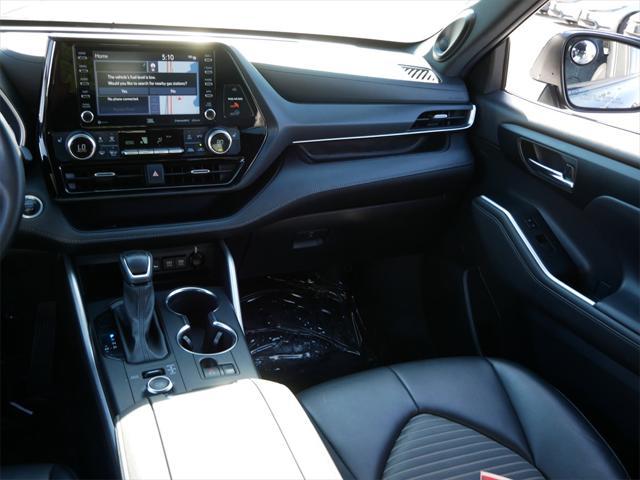 used 2021 Toyota Highlander car, priced at $30,000