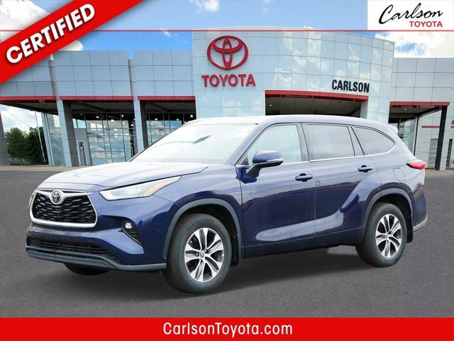 used 2022 Toyota Highlander car, priced at $38,000