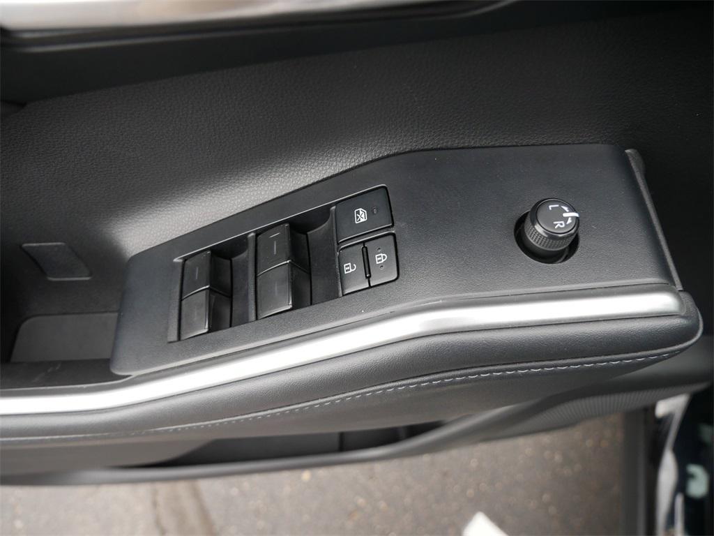 used 2022 Toyota Highlander car, priced at $36,500