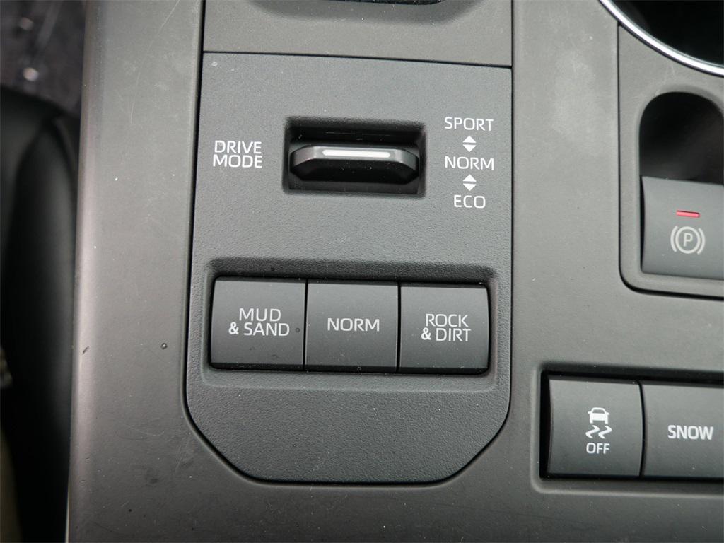 used 2022 Toyota Highlander car, priced at $36,500