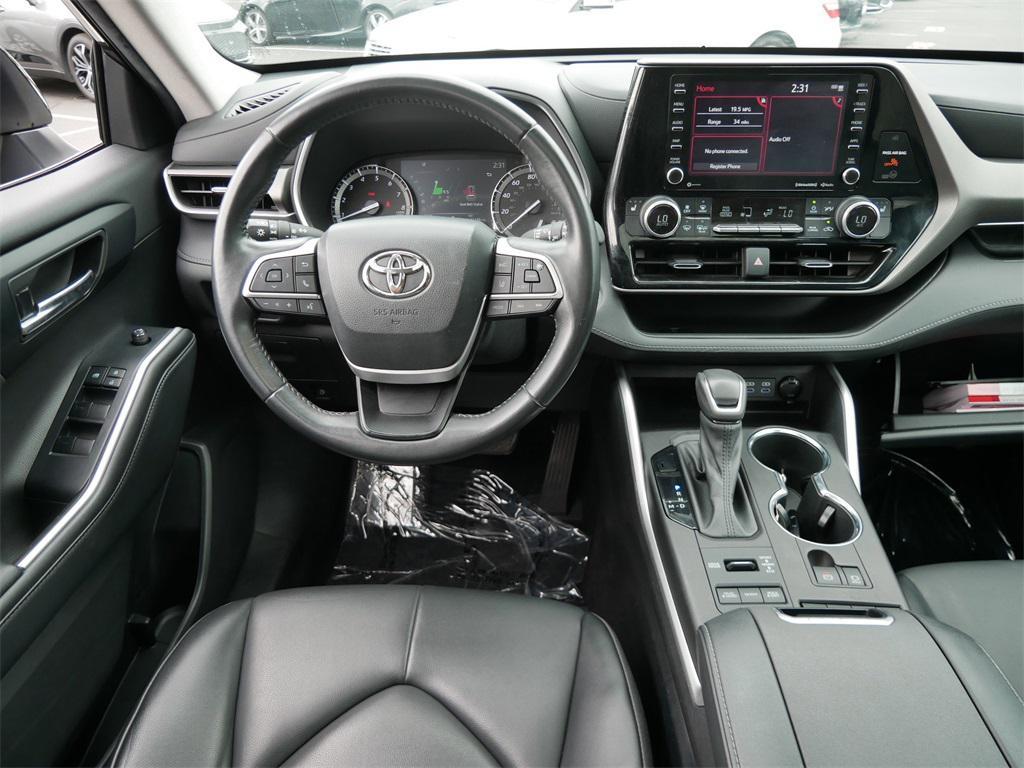 used 2022 Toyota Highlander car, priced at $36,500