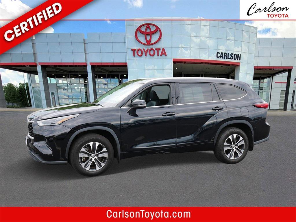 used 2022 Toyota Highlander car, priced at $36,500