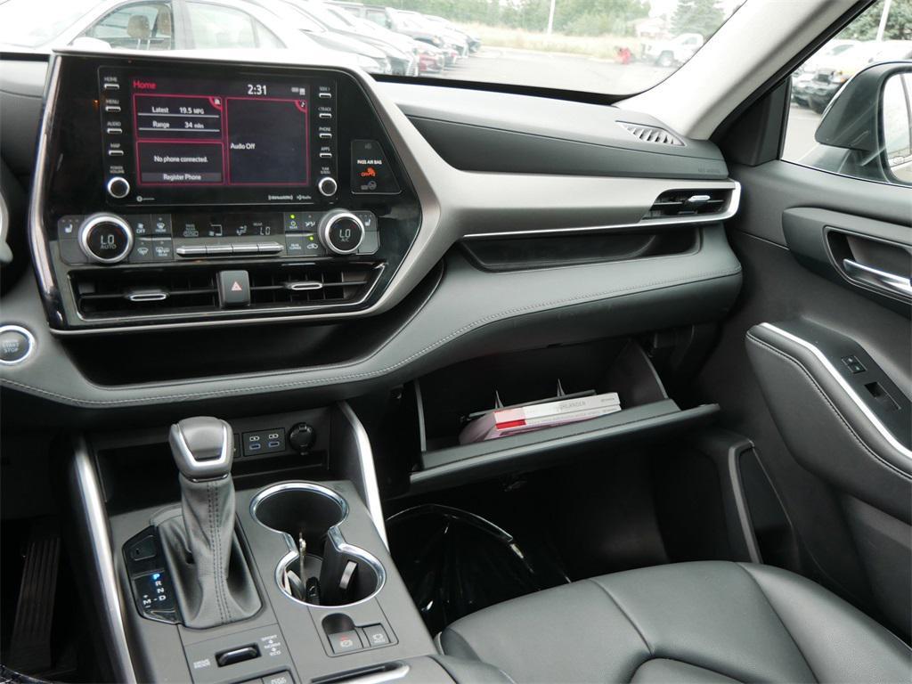 used 2022 Toyota Highlander car, priced at $36,500