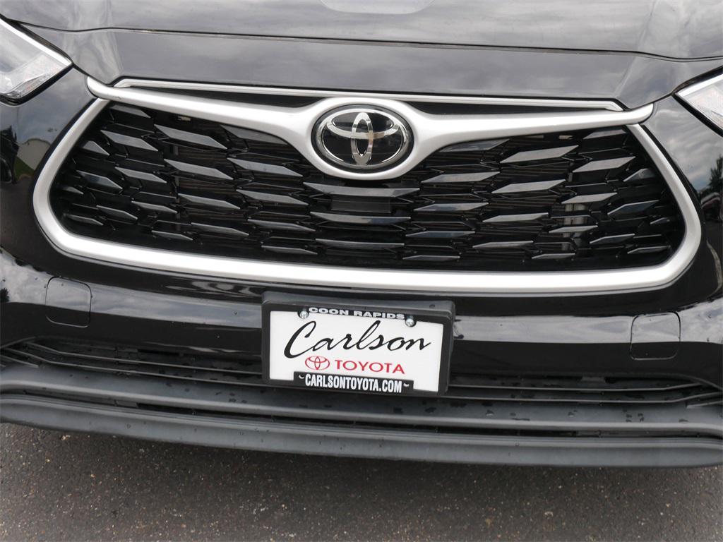 used 2022 Toyota Highlander car, priced at $36,500