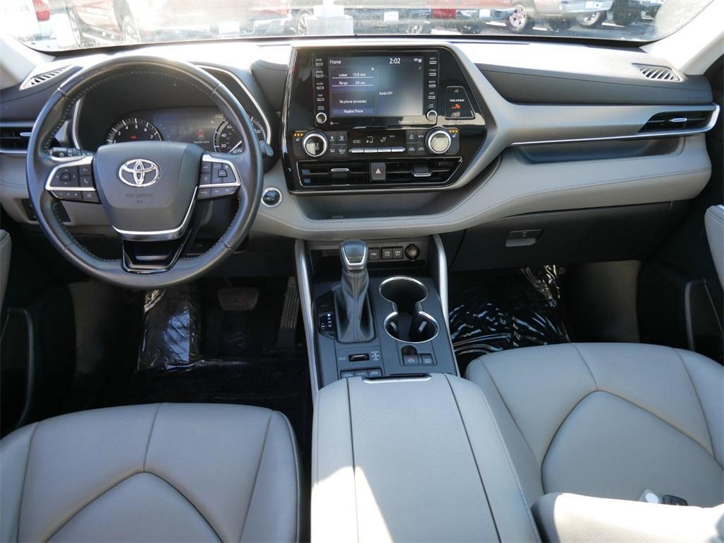 used 2021 Toyota Highlander car, priced at $36,499