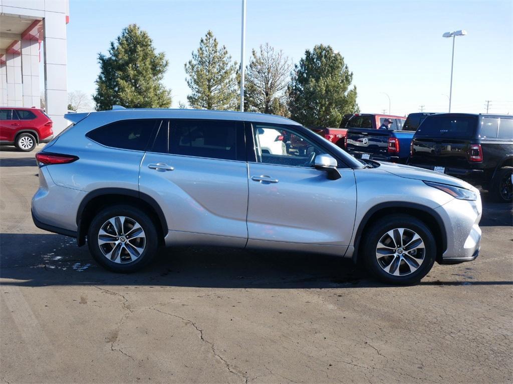 used 2021 Toyota Highlander car, priced at $36,499