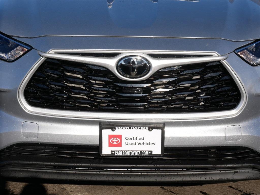 used 2021 Toyota Highlander car, priced at $36,499