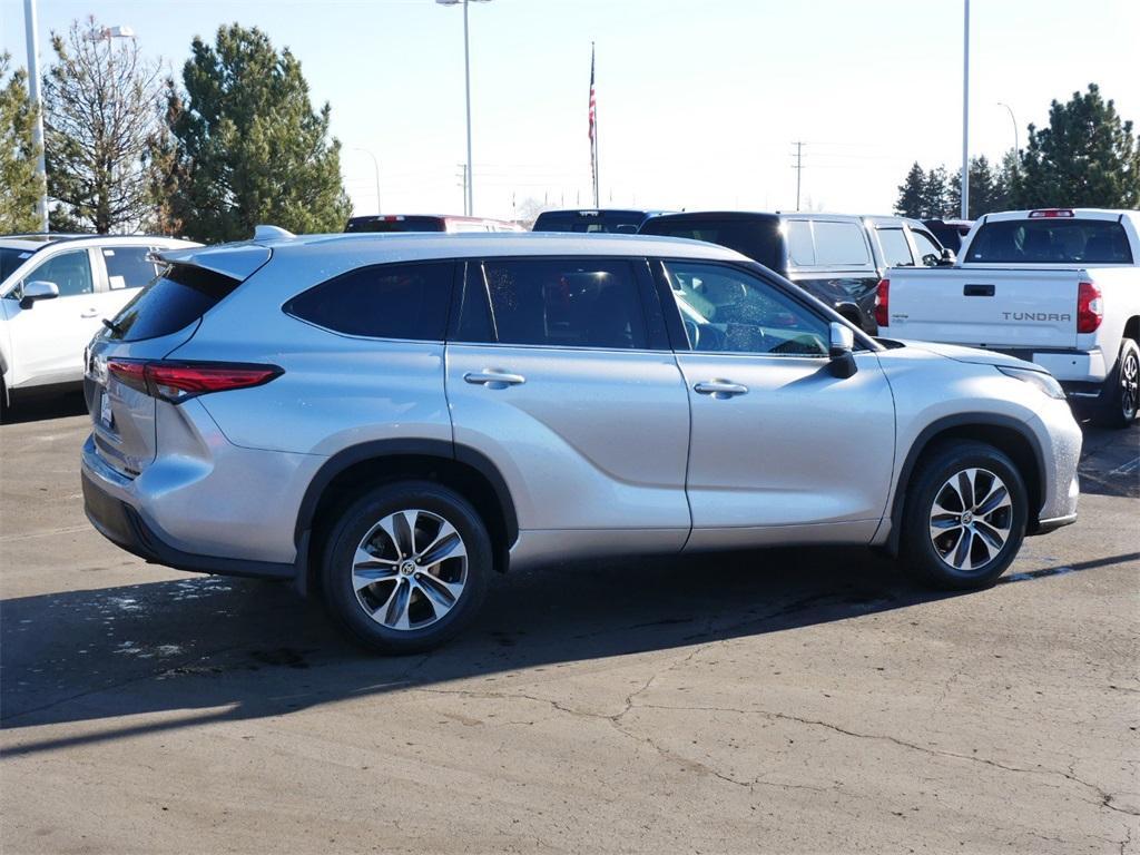 used 2021 Toyota Highlander car, priced at $36,499