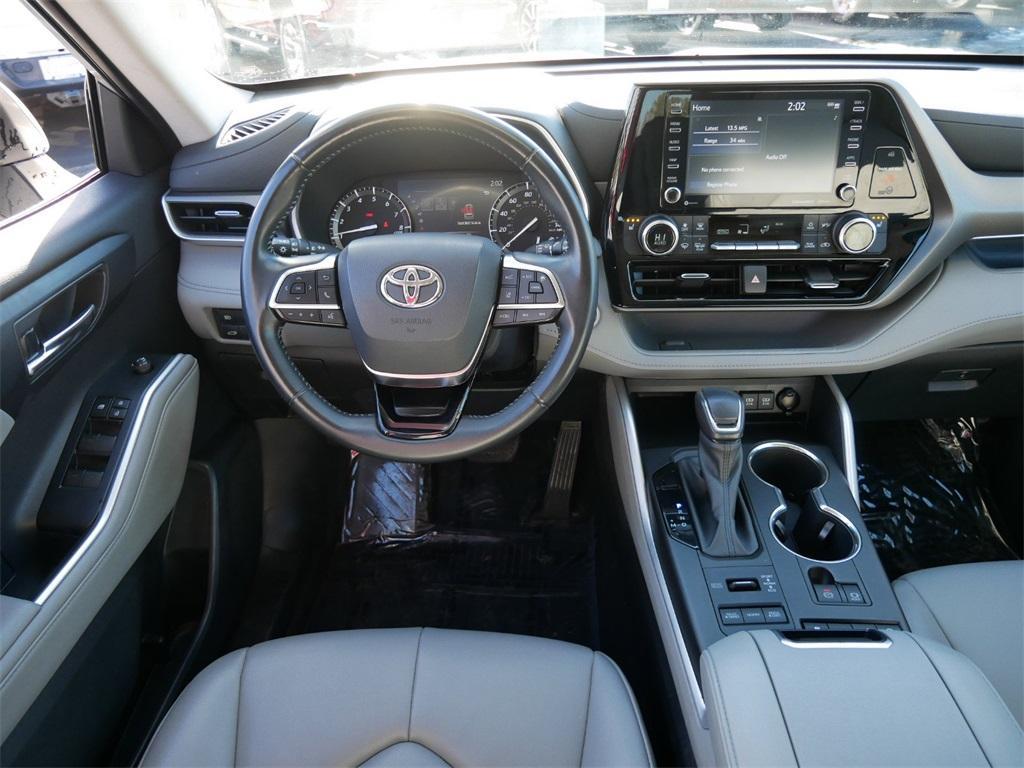 used 2021 Toyota Highlander car, priced at $36,499