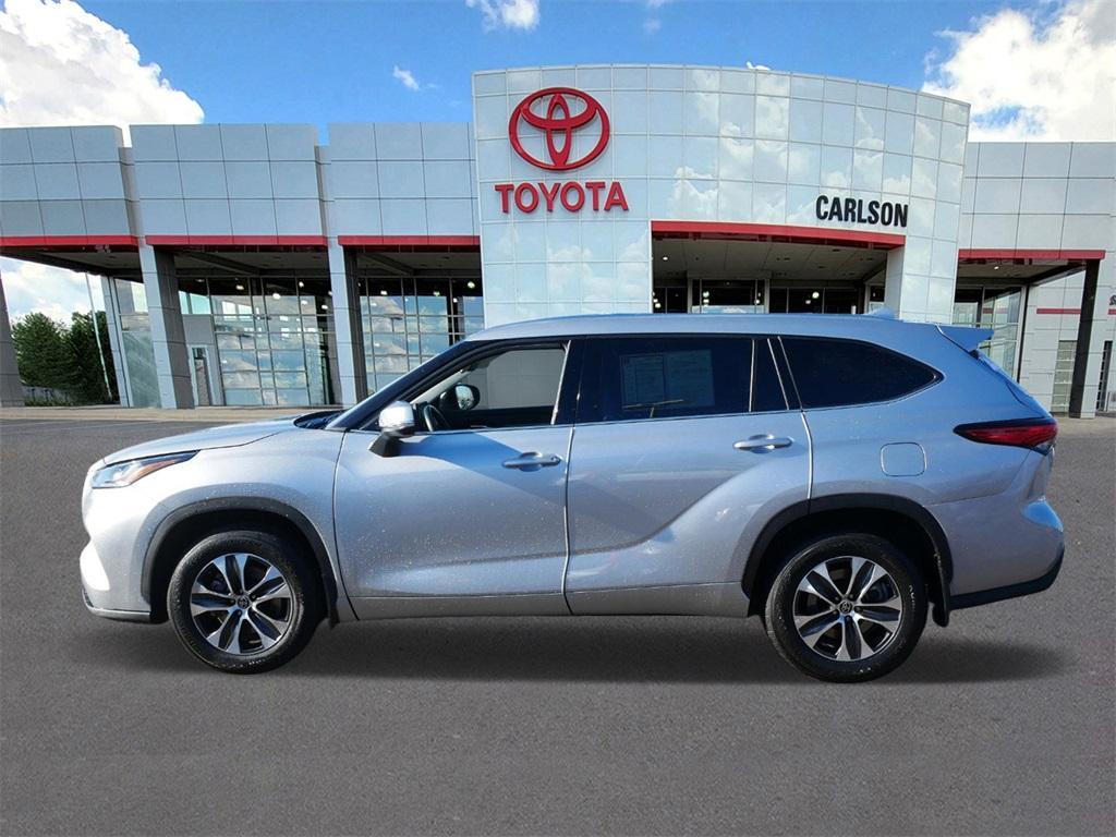 used 2021 Toyota Highlander car, priced at $36,499