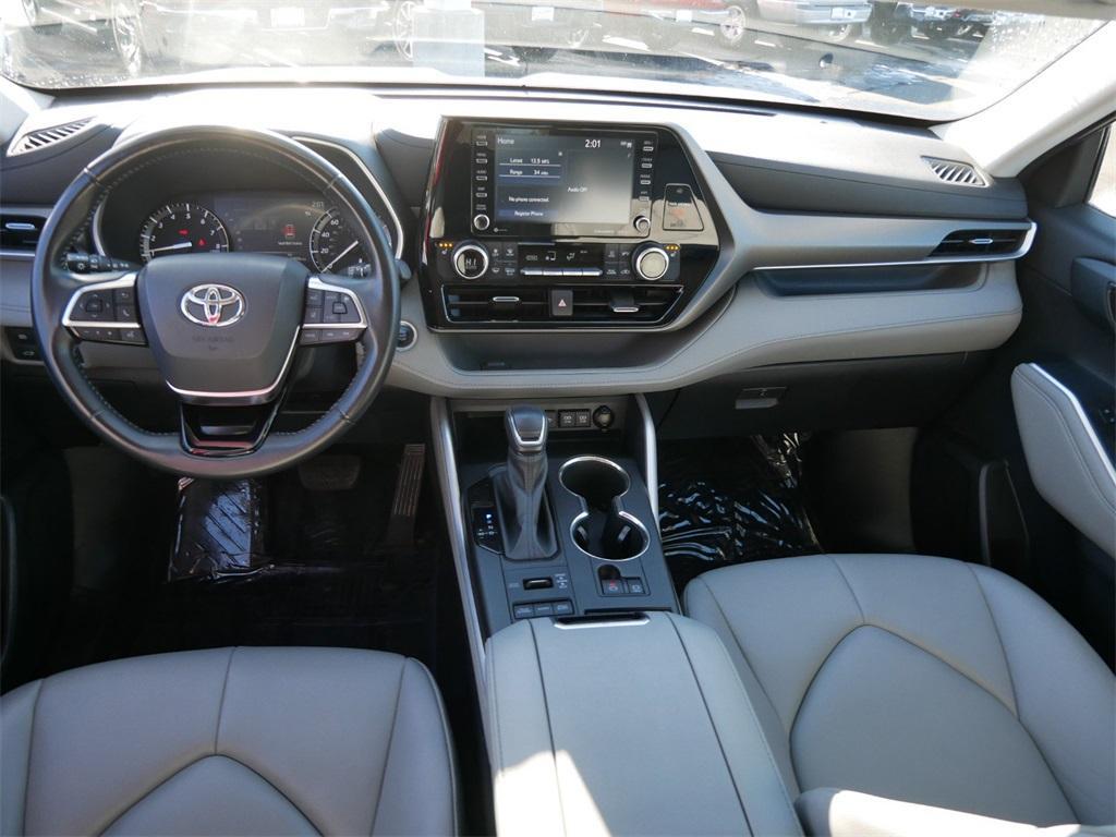 used 2021 Toyota Highlander car, priced at $36,499