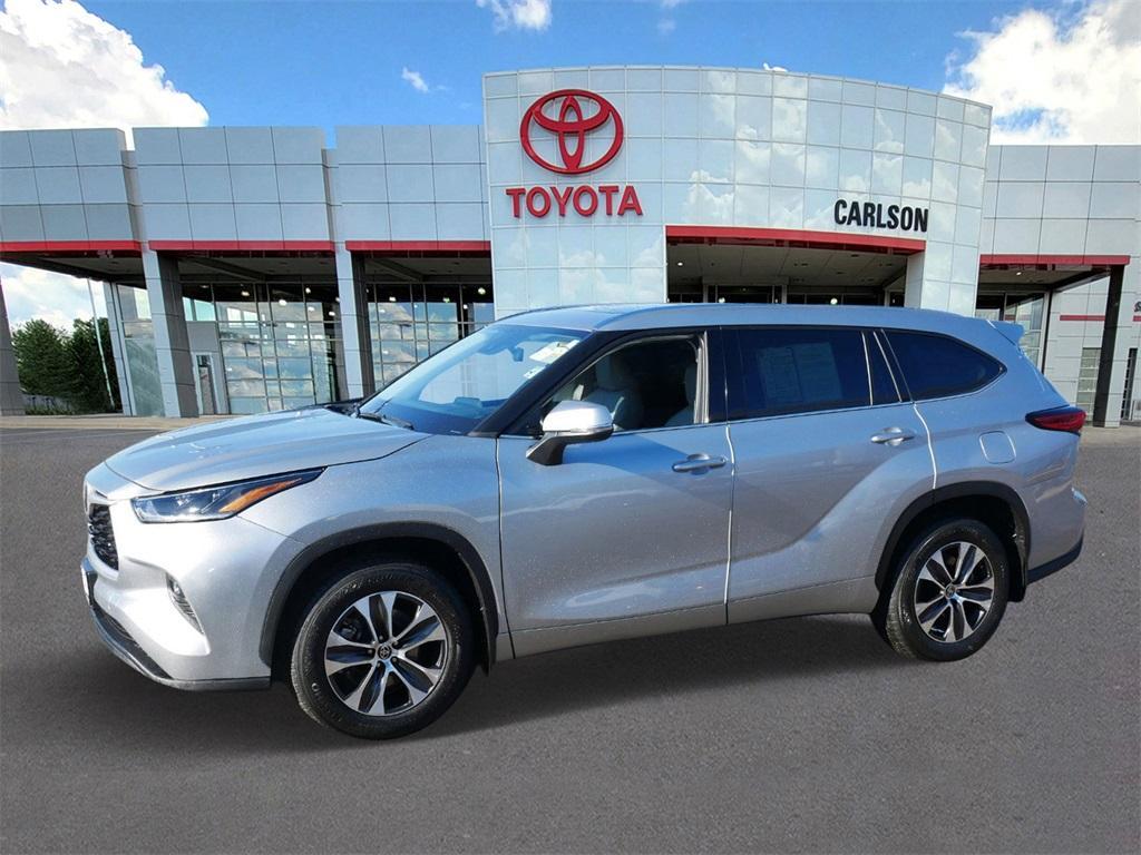 used 2021 Toyota Highlander car, priced at $36,499