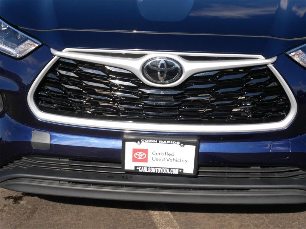 used 2021 Toyota Highlander car, priced at $34,699