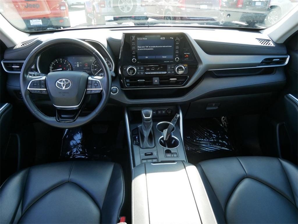 used 2021 Toyota Highlander car, priced at $34,699