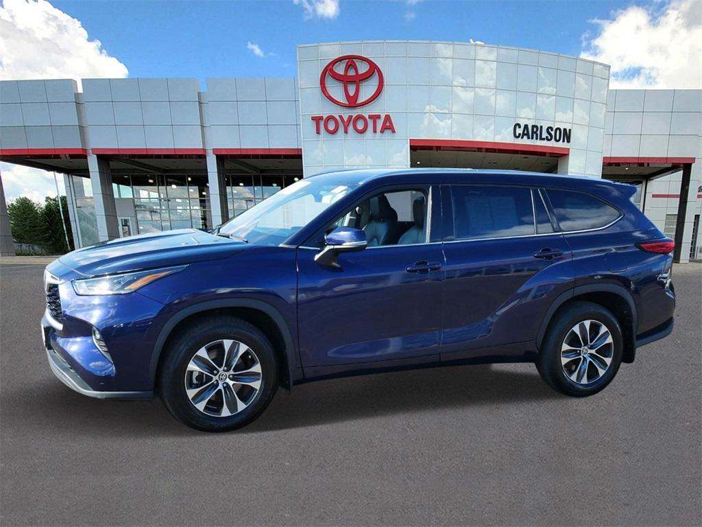 used 2021 Toyota Highlander car, priced at $34,699