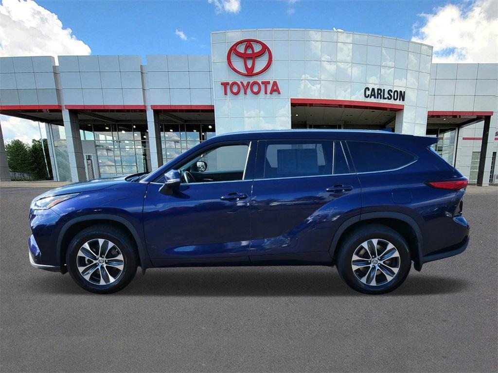 used 2021 Toyota Highlander car, priced at $34,699