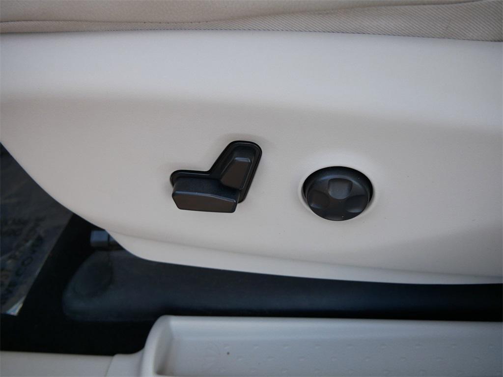 used 2017 Chrysler Pacifica car, priced at $16,791